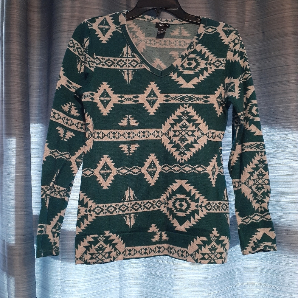 Rue 21 long sleeve v neck knit top XL